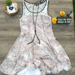 EXPRESS LIGHT MAUVE LACE PRINT MIDI DRESS